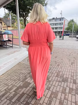 Korall maxiklänning med smock
