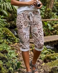 Magiska shorts med leo och blommor