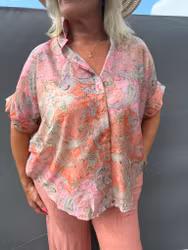 Paisley blus i korall och rosa