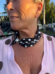 Magnetscarf prickig svart/vit