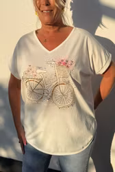 LUCKA 7 - Cremevit t-shirt med cykel och bling - ord. pris 449 kr
