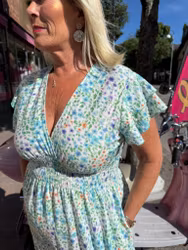 Blå och grön blommig maxiklänning i viskos
