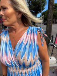 Ljusblå mönstrad maxi slinkklänning