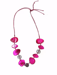Cerise halsband med snäckskal