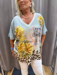 LUCKA 17 - Glittrig topp med Frida Kahlo - ord. pris 599 kr