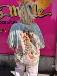LUCKA 17 - Glittrig topp med giraff - ord. pris 599 kr