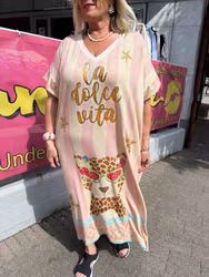 LUCKA 19 - Glittrig La Dolce Vita klänning med leopard - ord. pris 699 kr