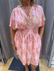LUCKA 20 - Rosa klänning i slinkmaterial - ord. pris 399 kr
