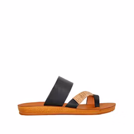 REA - Svarta sandaler med flätad rem ord. 499kr