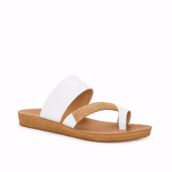 Vit sandal med flätad rem