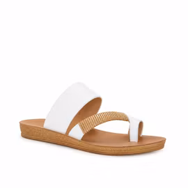 Vit sandal med flätad rem