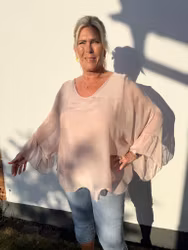 LUCKA 23 - Rosa chiffongblus med vida ärmar - ord. 599 kr