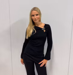 Shelly svart  finstickad topp med silverdetalj