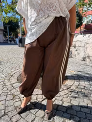 Bruna ballongbyxor med offwhite revärer
