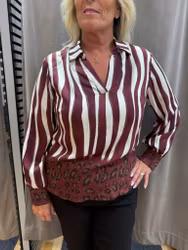 Bordeaux djurmönstrad blus