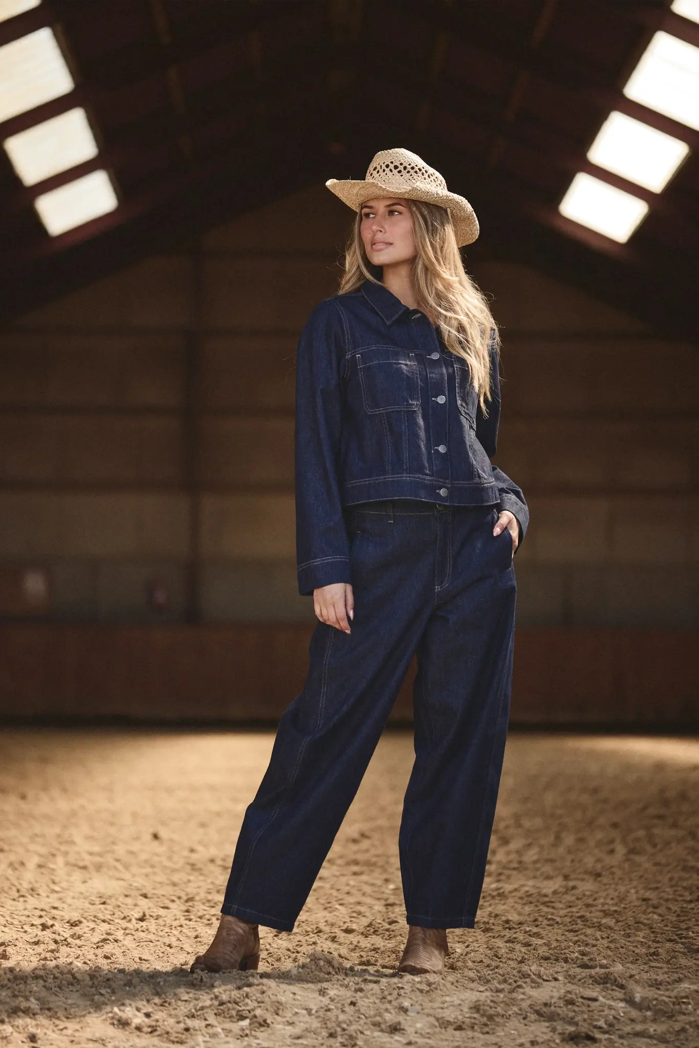 Benedikte mörkblå vida jeans