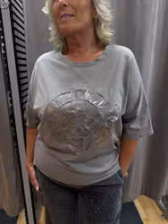 Taupe T-shirt med peace tecken