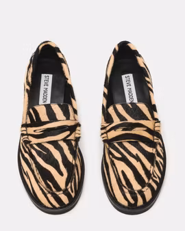 Zebramönstrad loafers i skinn