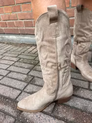Beige cowboyboots med broderier