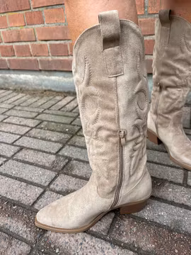 Beige cowboyboots med broderier