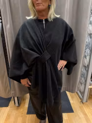 Mörkgrå poncho i filt
