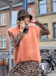 BCBJOERK Bränd orange mohairväst