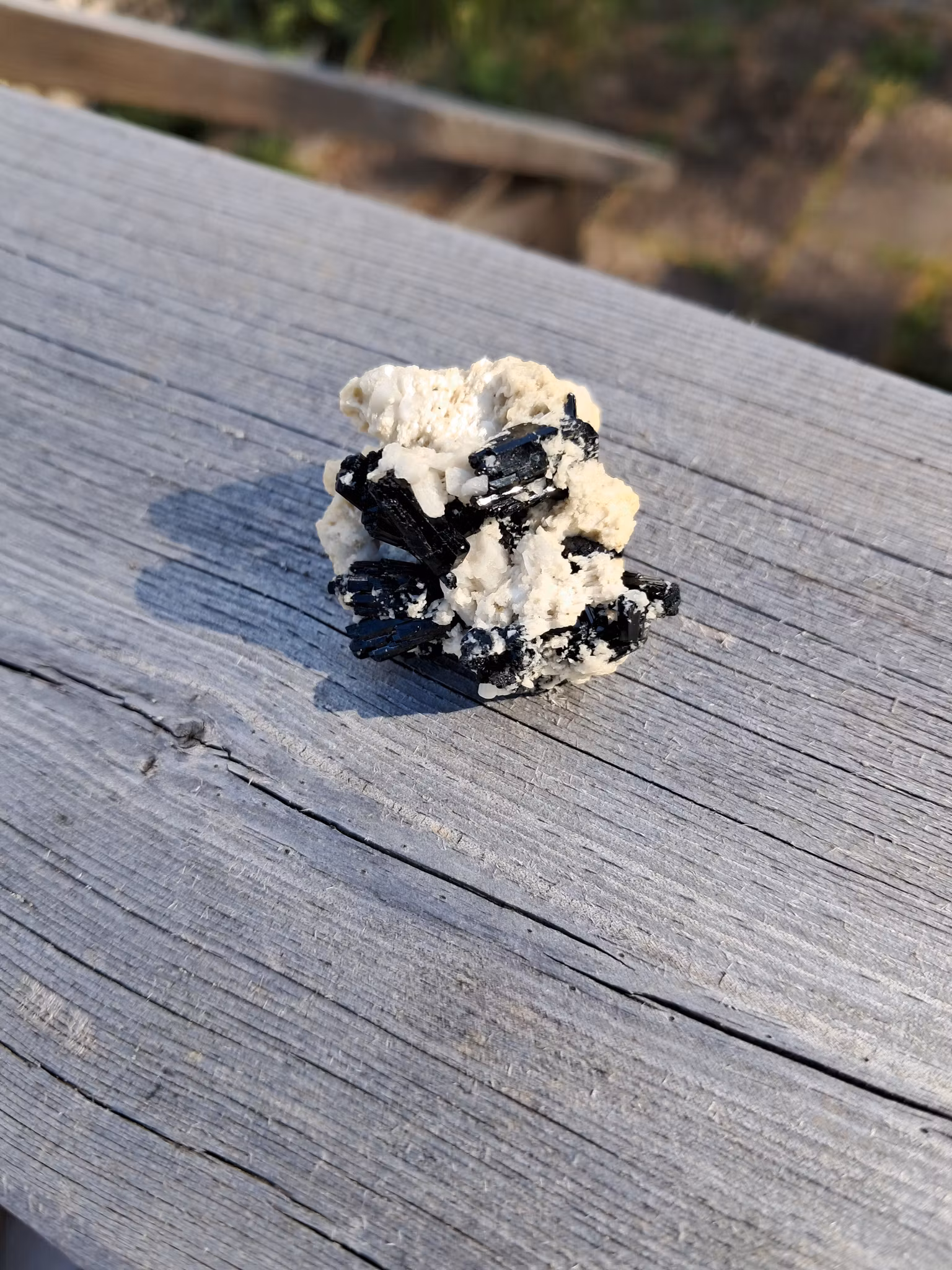 Schorl/svart Turmalin på matris, 17gr