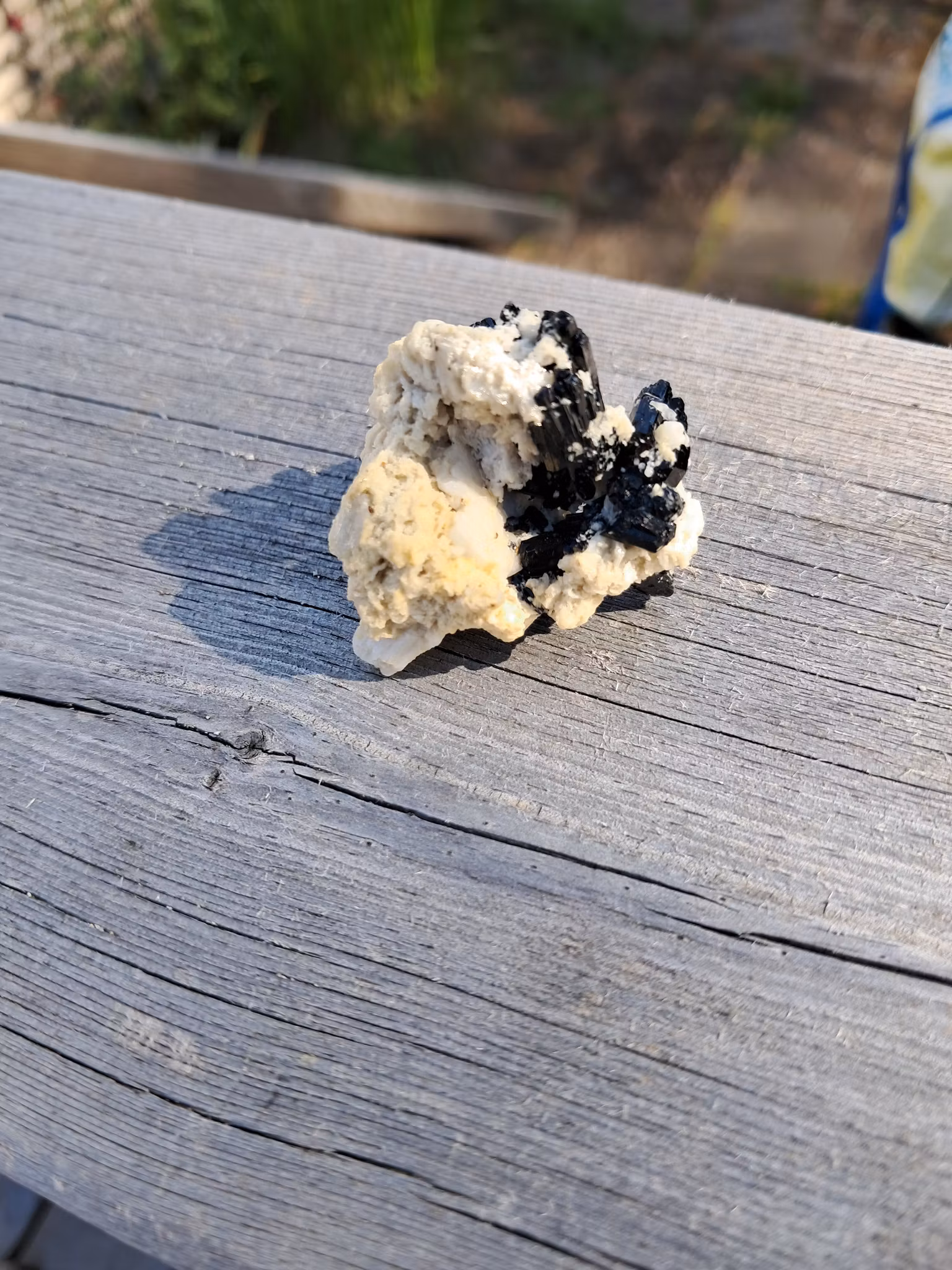 Schorl/svart Turmalin på matris, 17gr