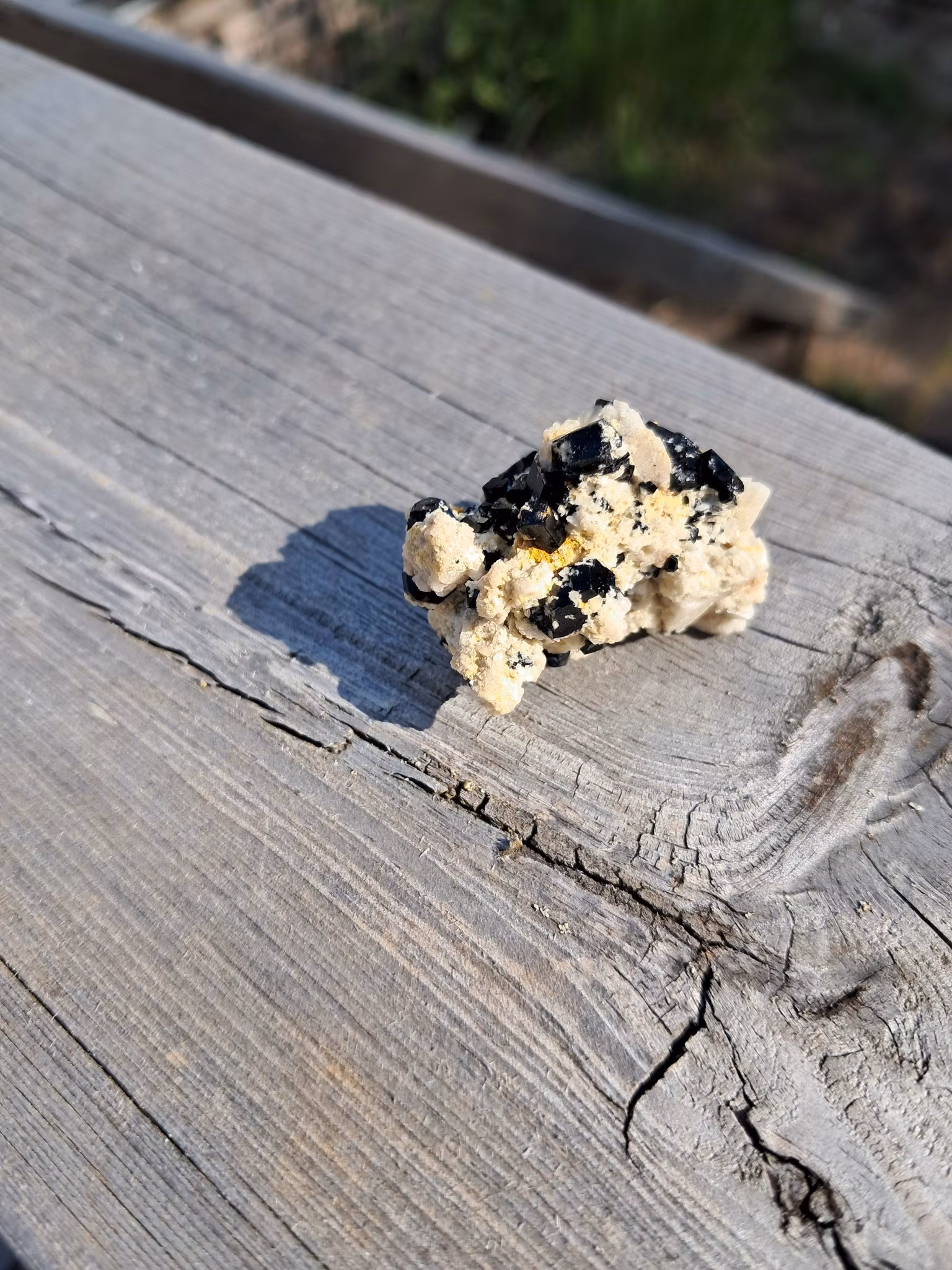 Schorl/svart Turmalin på matris, 19gr