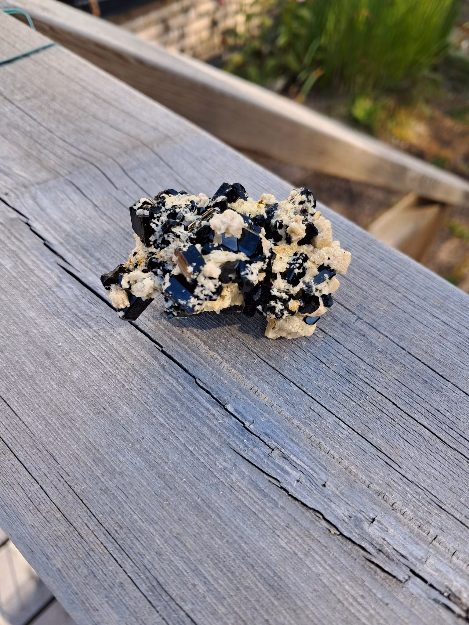 Schorl/svart Turmalin på matris, 55gr