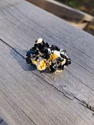 Schorl/svart Turmalin på matris, 17gr