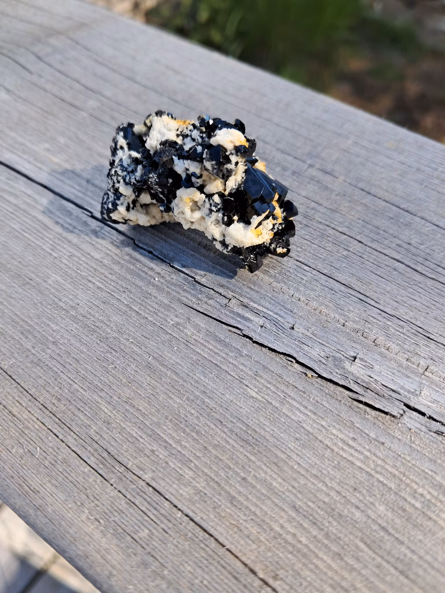 Schorl/svart Turmalin på matris, 17gr