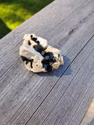 Schorl/svart Turmalin på matris, 31gr