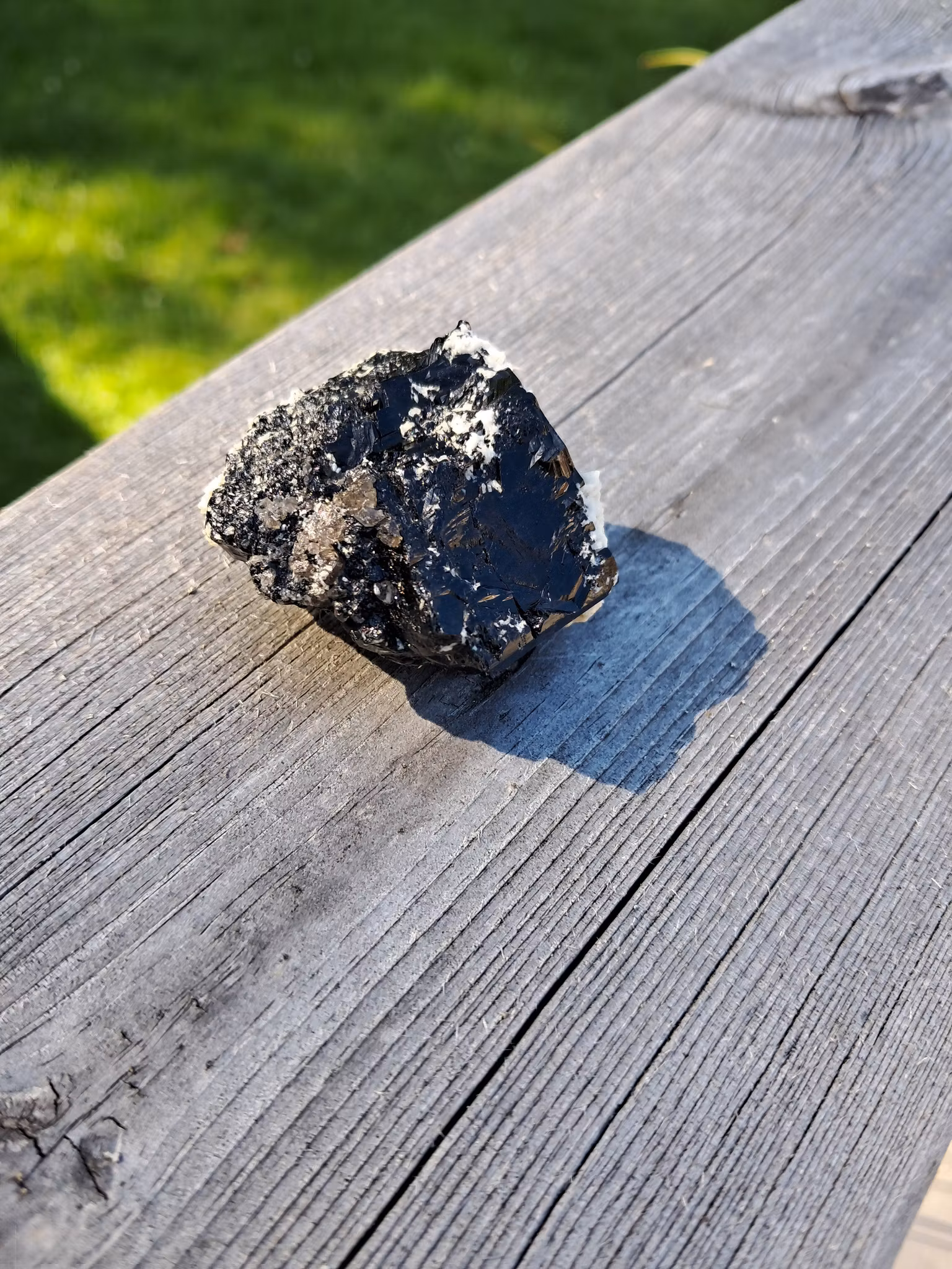 Schorl/svart Turmalin på matris, 48gr