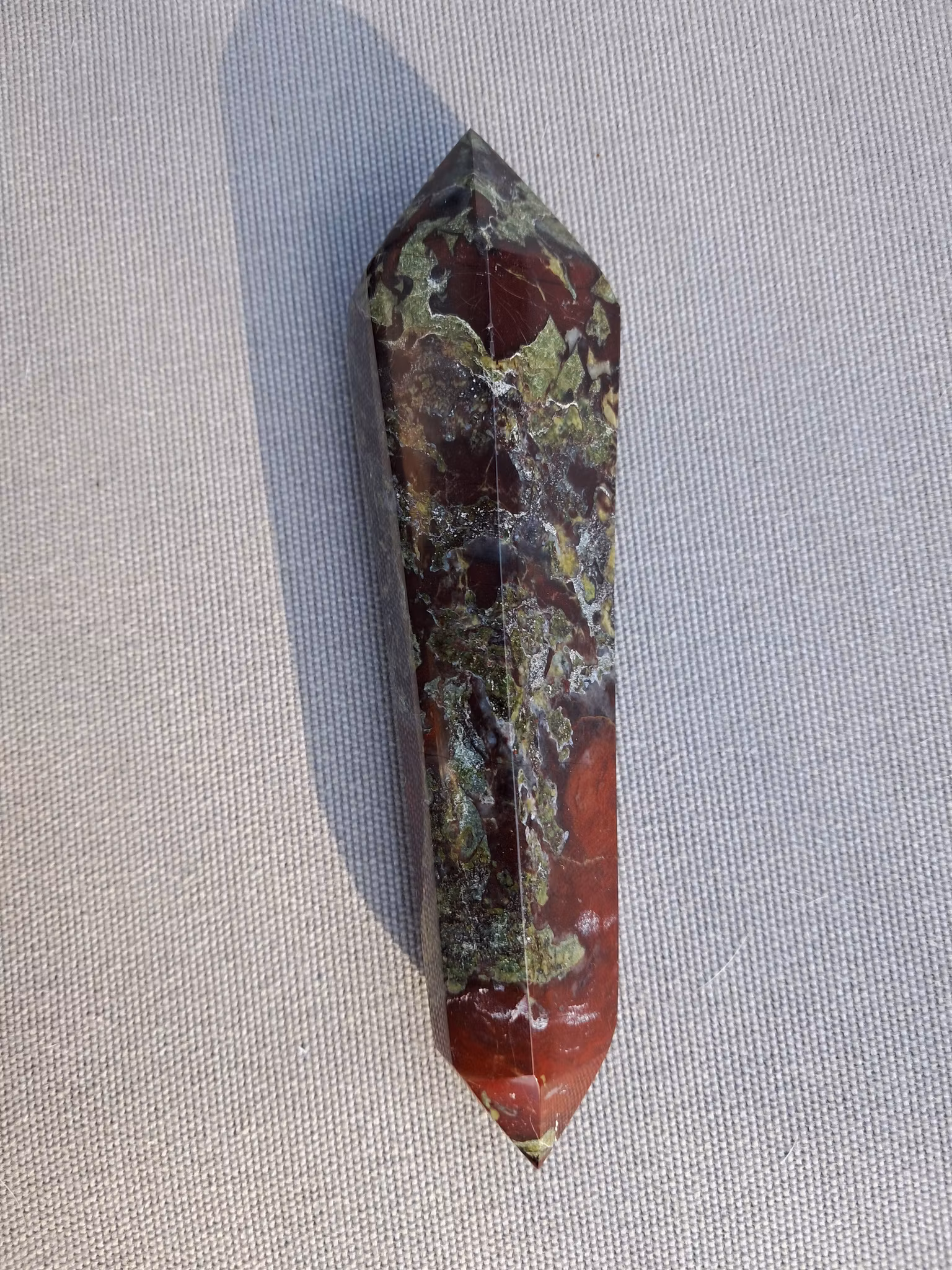 Drakblods-jaspis,  285gr  160mm