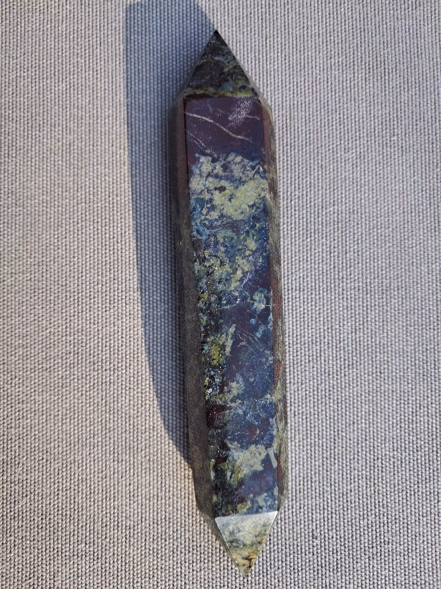 Drakblods-jaspis,  230gr  170mm