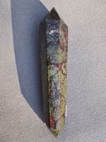 Drakblods-jaspis,  236gr  150mm