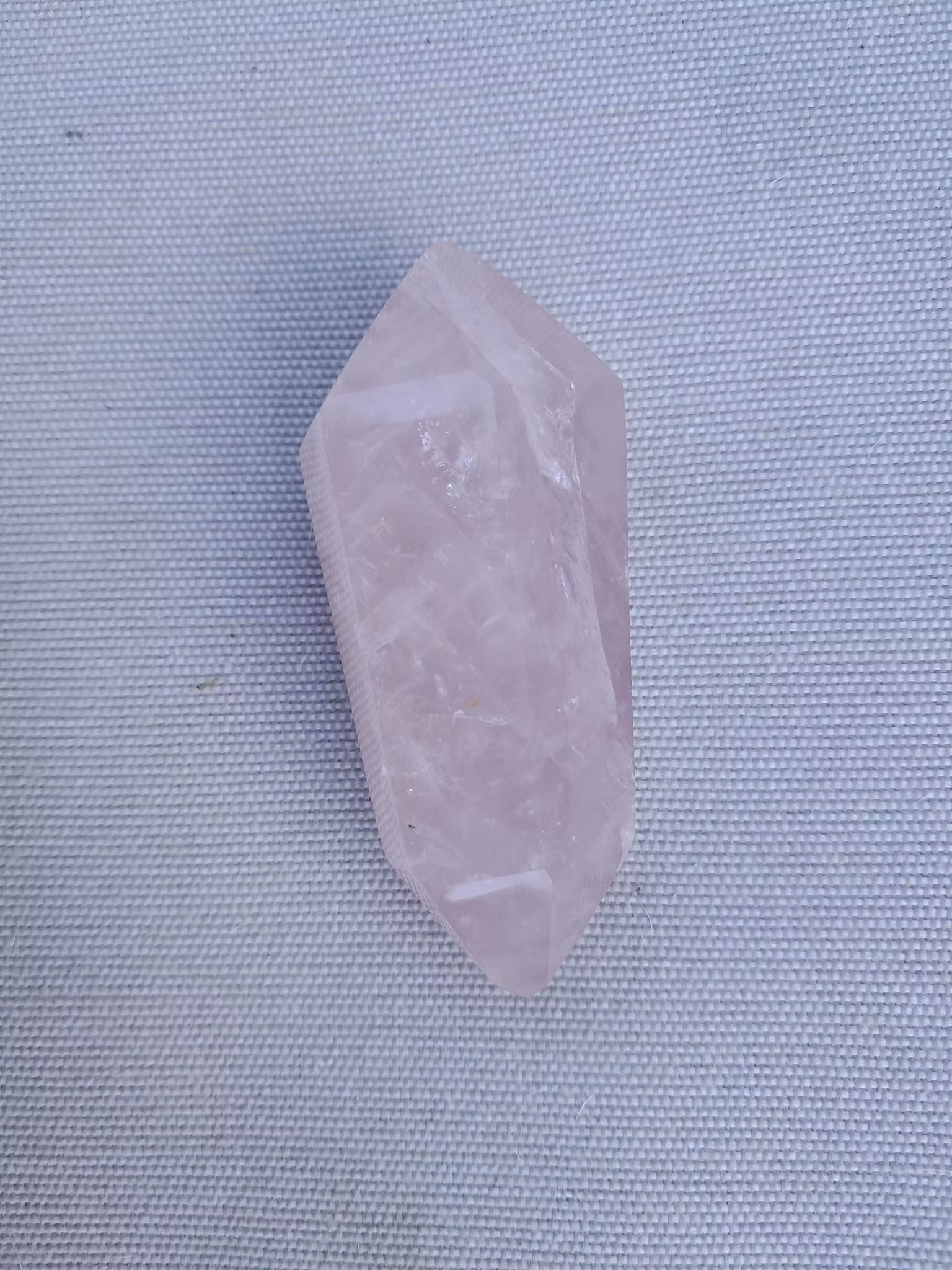 Rosenkvarts,  119gr  90mm