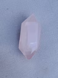 Rosenkvarts,  146gr  85mm