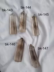 Rökkvarts, slipad,   cirka  20gr  54mm