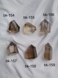 Rökkvarts, slipad,   cirka  21gr  31mm