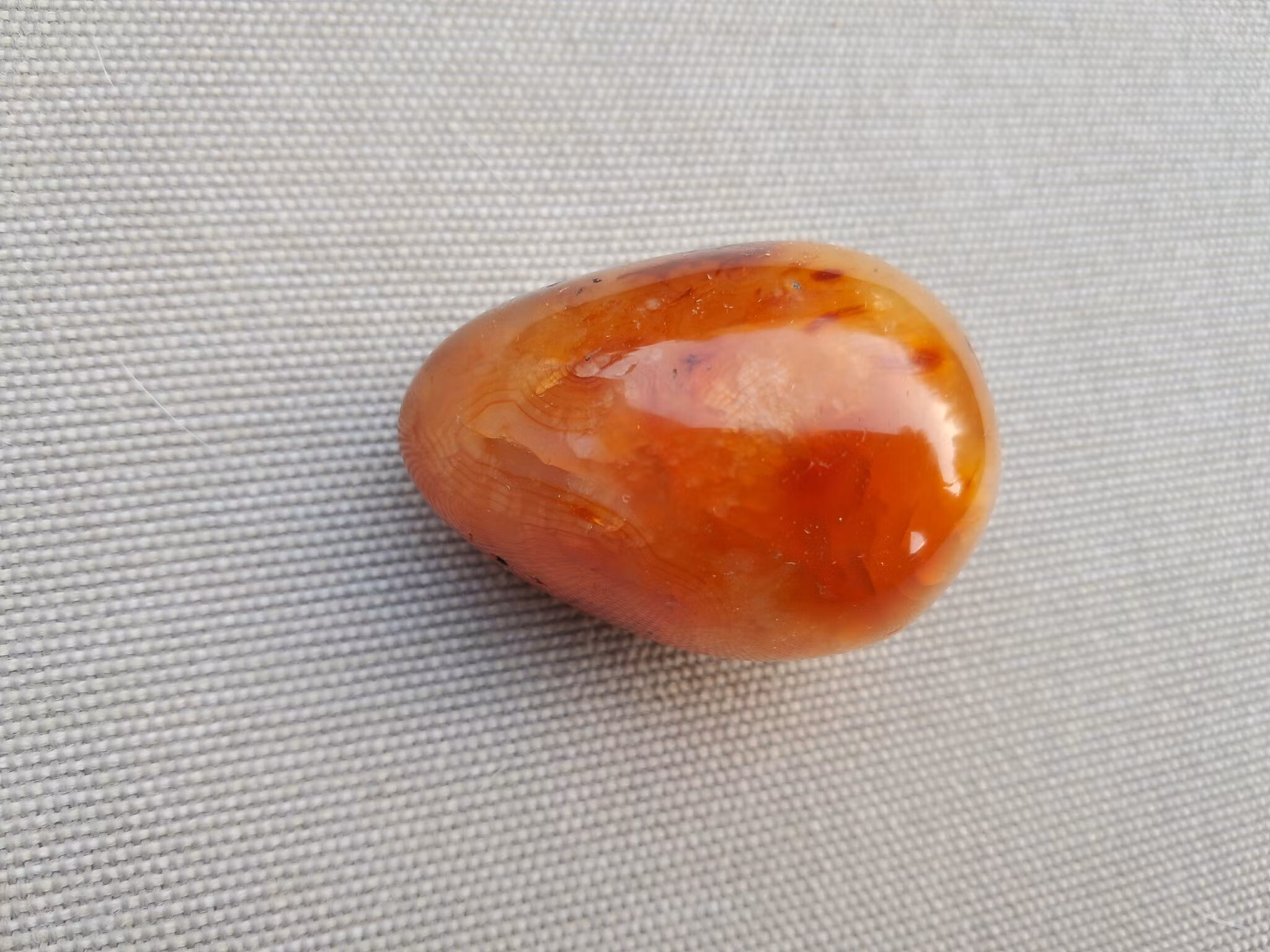 Karneol, ägg     81gr  50*35mm