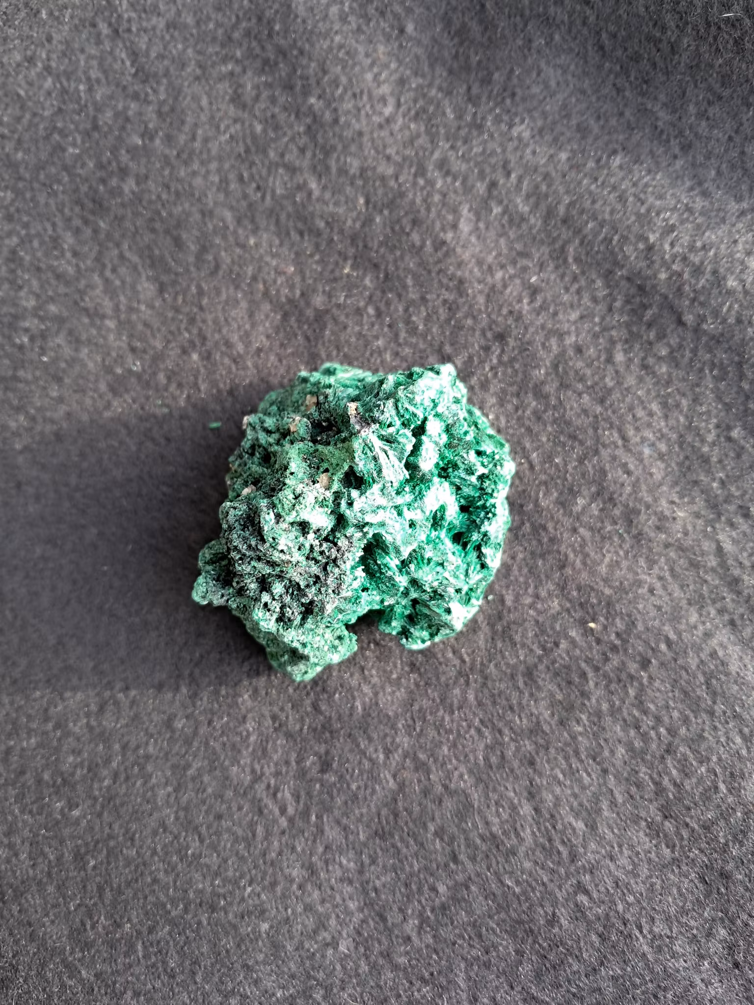 Sammets-malakit,  108gr  56mm