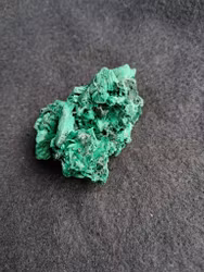 Sammets-malakit,  71gr  54mm
