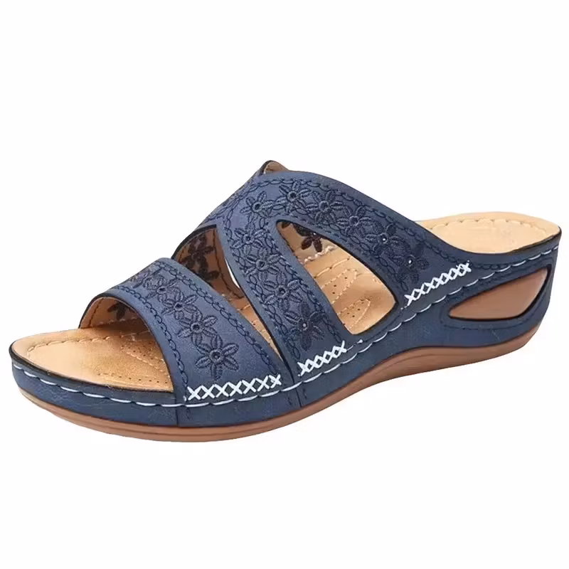 Sommerlige sandaler med kilehæl for damer - ortopedisk støtte og retrodesign