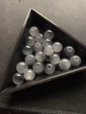 8mm glaspärlor svart