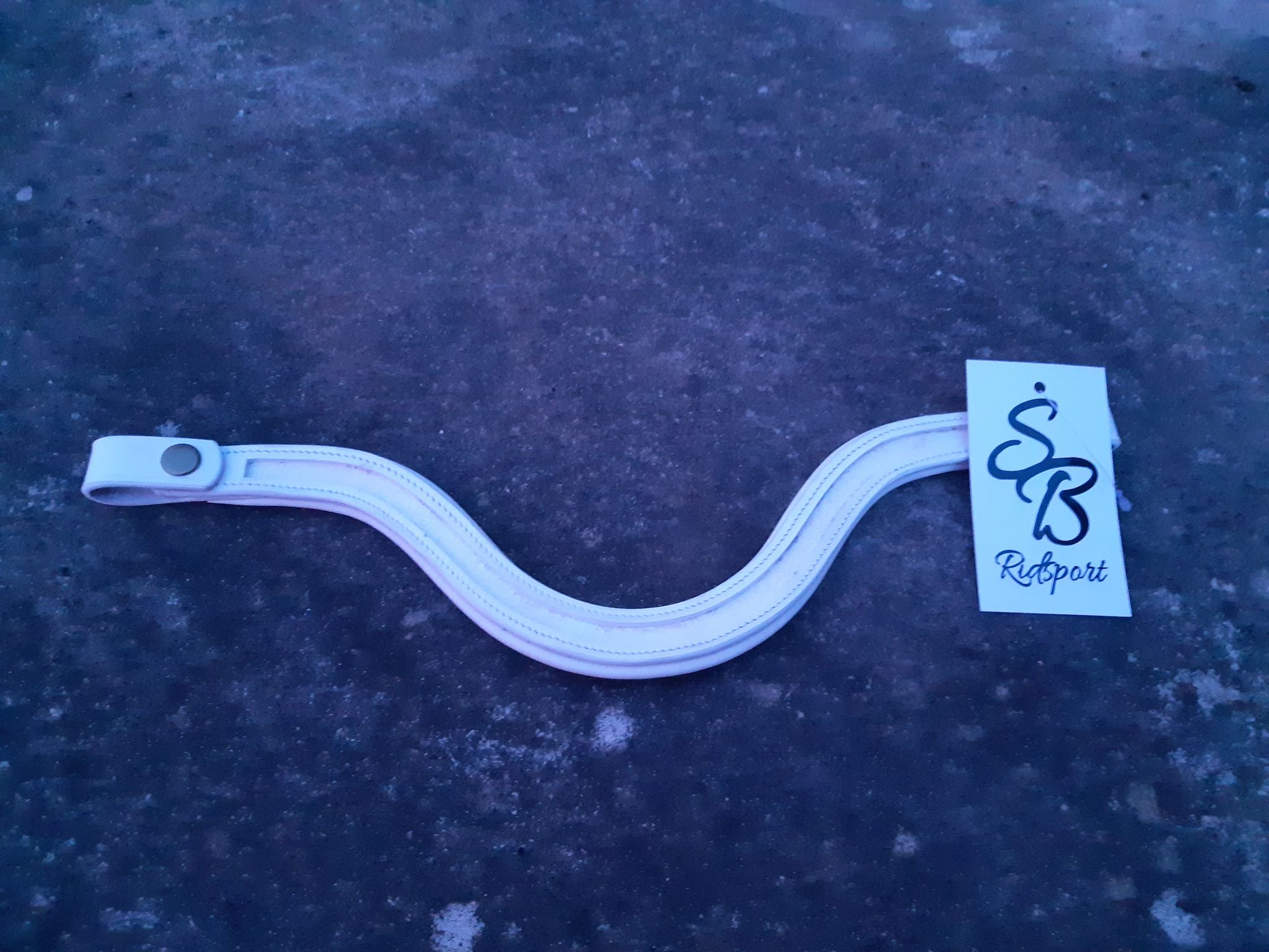 Extra U-svängt pannband med 8 mm kanal och tryckknappar 3xfull-6xfull