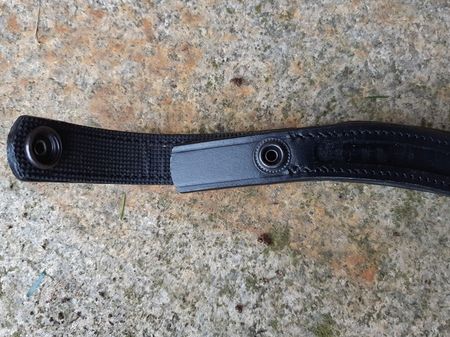 CN dubbelt v-format pannband med tryckknappar & 8 mm kanal (1-4månaders leverans)