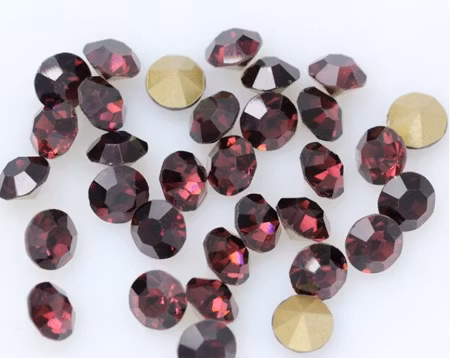 Rhinestone Amethyst point back 8mm