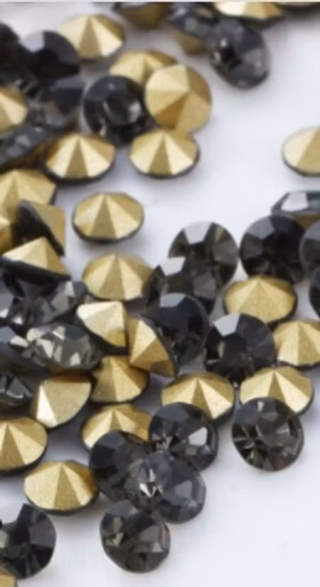 Rhinestone  Black Diamond point back 8mm